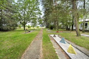 Property grounds - Bungalow '23 - Kimbucht' with Private Terrace and Shared Garden (Waldhufen)