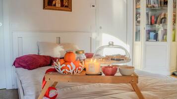 1 Schlafzimmer, Schreibtisch, WLAN, BettwÀsche