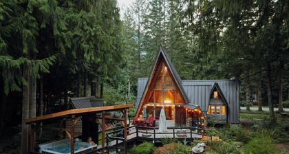 Fern Haus and Cottage- unique mtn view cabin!