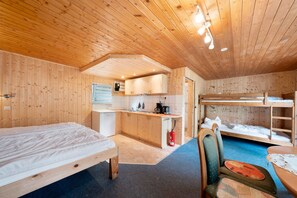 Room - Bungalow '26 - Kimbucht' with Private Terrace and Shared Garden (Waldhufen)