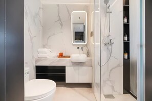 Luxury Room | Bathroom - ShenZhen Platinum Collection Service Apt (Shenzhen)