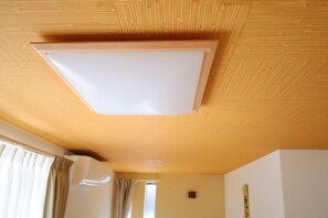 Room - Oku Station;4 Minutes Walk from Station;Ueno 5 Minutes; Tokyo 12Minutes; Shinbashi (Ginza) 15Minutes (Tokyo)