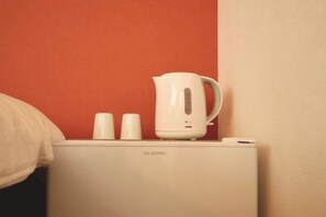 Room - Oku Station;4 Minutes Walk from Station;Ueno 5 Minutes; Tokyo 12Minutes; Shinbashi (Ginza) 15Minutes (Tokyo)