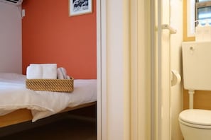 Room - Oku Station;4 Minutes Walk from Station;Ueno 5 Minutes; Tokyo 12Minutes; Shinbashi (Ginza) 15Minutes (Tokyo)