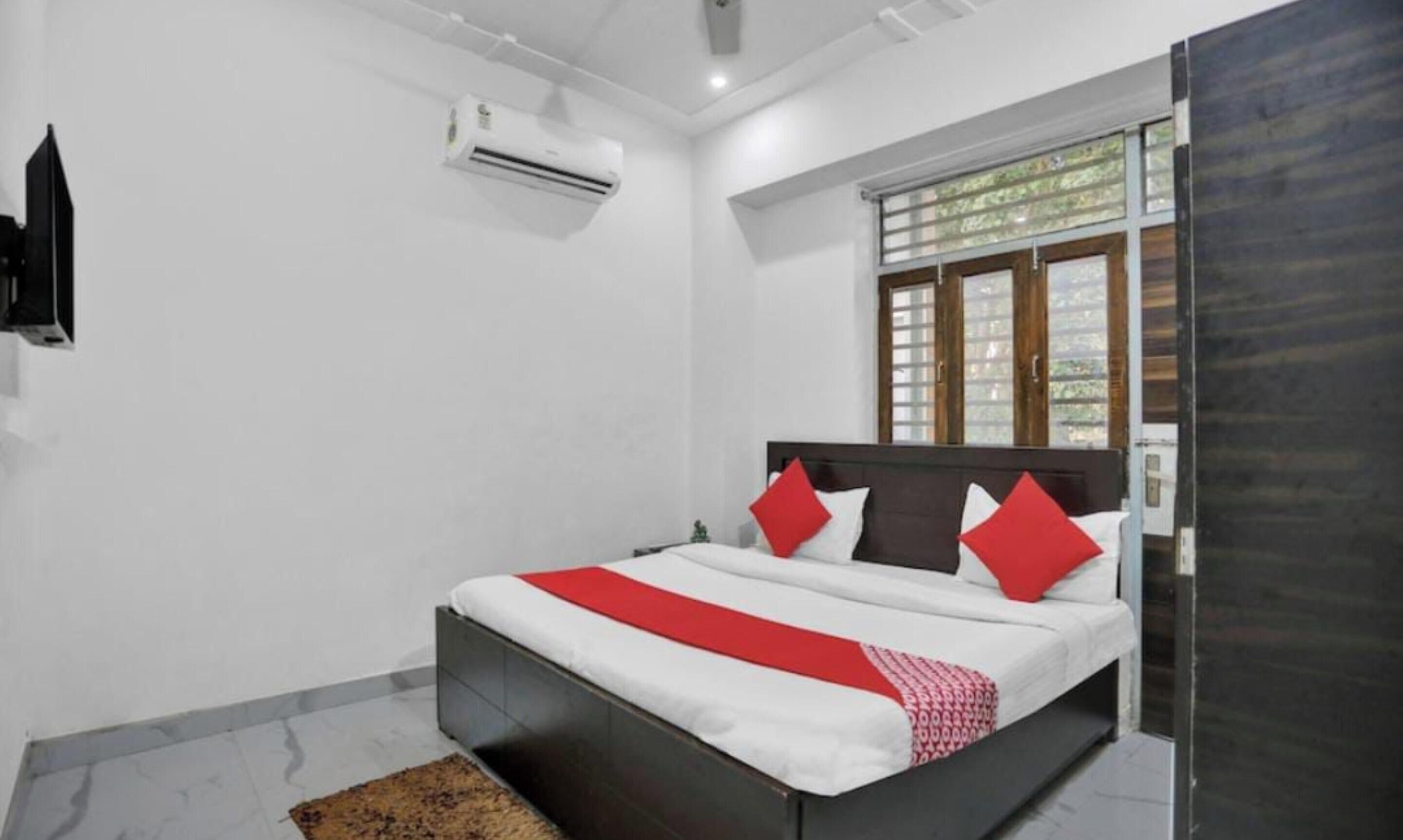 Standard Double Room, City View | Free WiFi, bed sheets