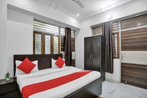 Habitación doble estándar, vista a la ciudad | Wifi gratis y ropa de cama