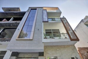 Fachada da propriedade