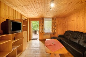 Téléviseur, table de ping-pong