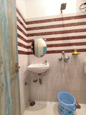 Bathroom - Hotel Vrrinda Homestay Varanasi  (Varanasi)