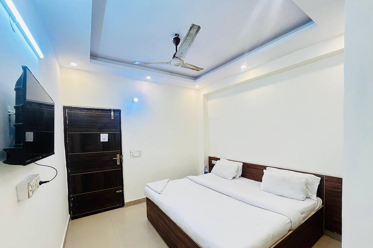 Double Room | Free WiFi