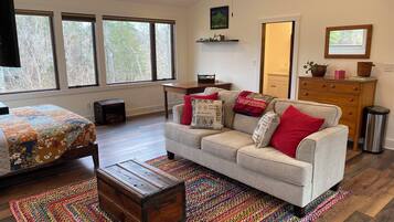 Smart-TV, Kamin, Bücher