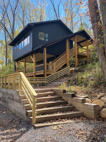 外観. NEW! The Nest Treehouse