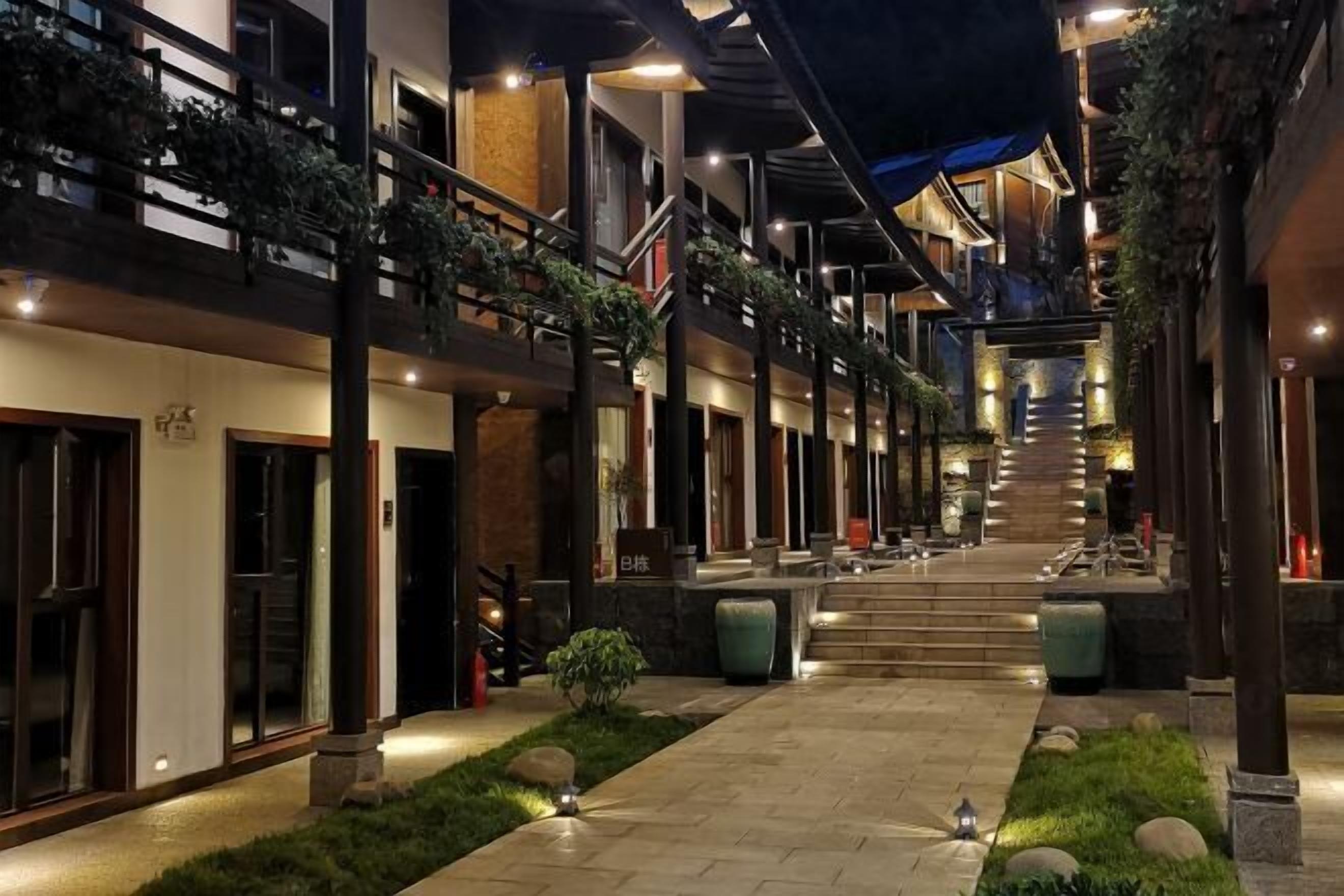 المنشأة من الخارج