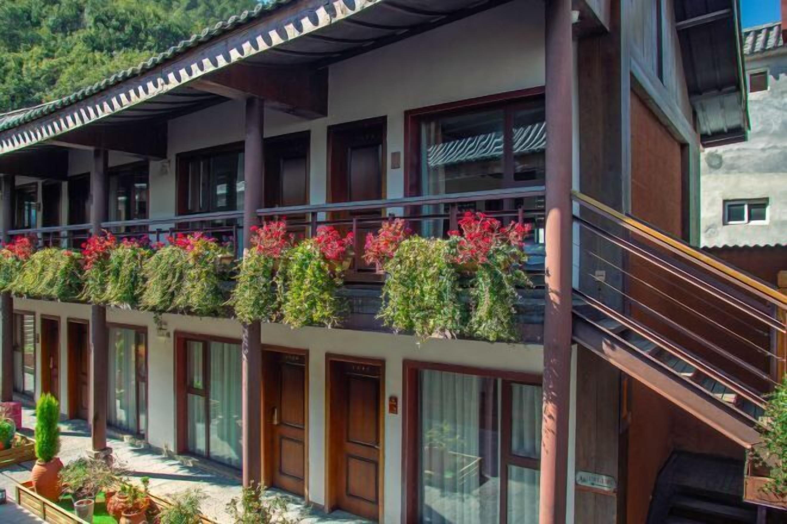 المنشأة من الداخل