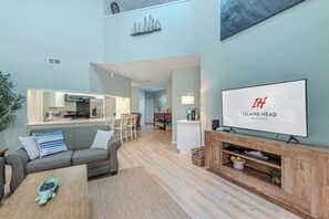 TV - Coastal Paradise 2BR Villa Near Coligny & Beach (Hilton Head Island)