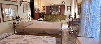 Apartment sleeps 8 with kitchen and 2 bathrooms inMirandola