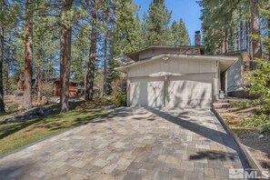 Exterior - Sunny Lakeview Retreat - Private Beach Access (Zephyr Cove)