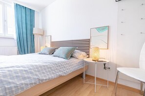 WiFi, bed sheets