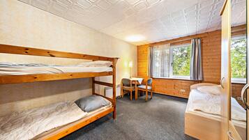 2 bedrooms, bed sheets