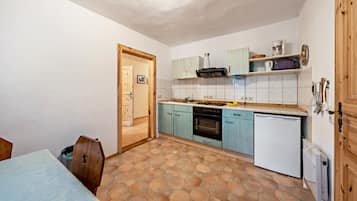 Refrigerador, placa de cocina, cafetera/tetera, tetera/pava eléctrica