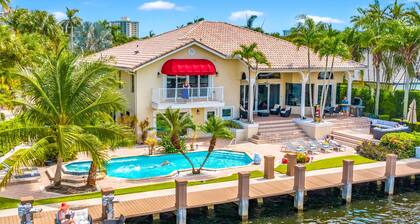 Waterfront / Heated Pool / Canal View & Access / Coastal Key / VlLLAS