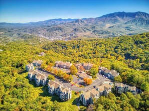 Exterior - Cozy Bear Condo, Resort Pool, Wifi, Free Attraction Tickets! (Gatlinburg)
