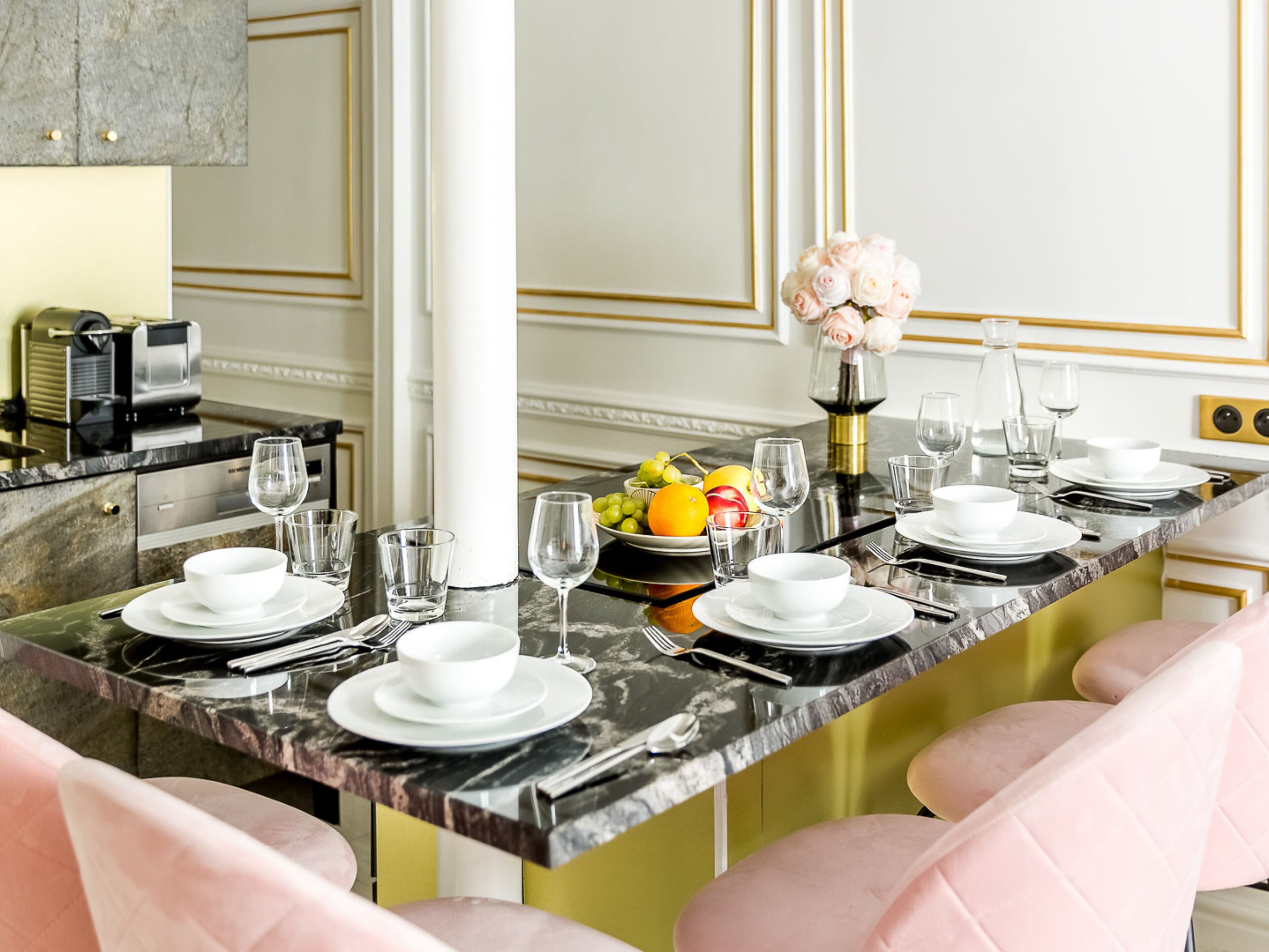 Apartamento, vistas a la ciudad | Cocina privada | Frigor ífico, microondas, horno y placa de cocina