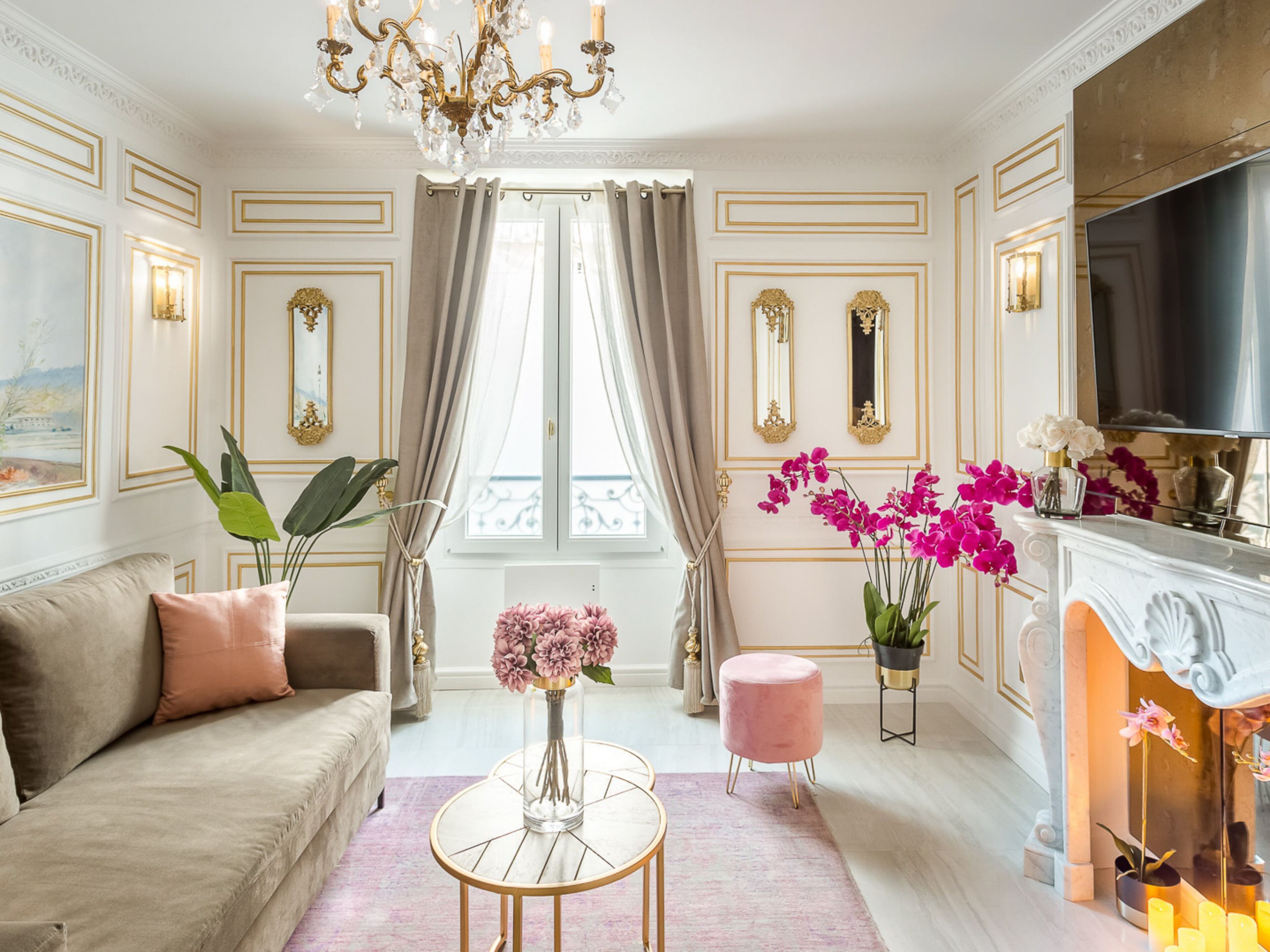 อพาร์ทเมนท์, วิวเมือง | บริเวณนั่งเล่น | สมาร์ททีวี 43 นิ้ว พร้อมช่องเ  คเบิล, Netflix, บริการสตรีมมิ่ง