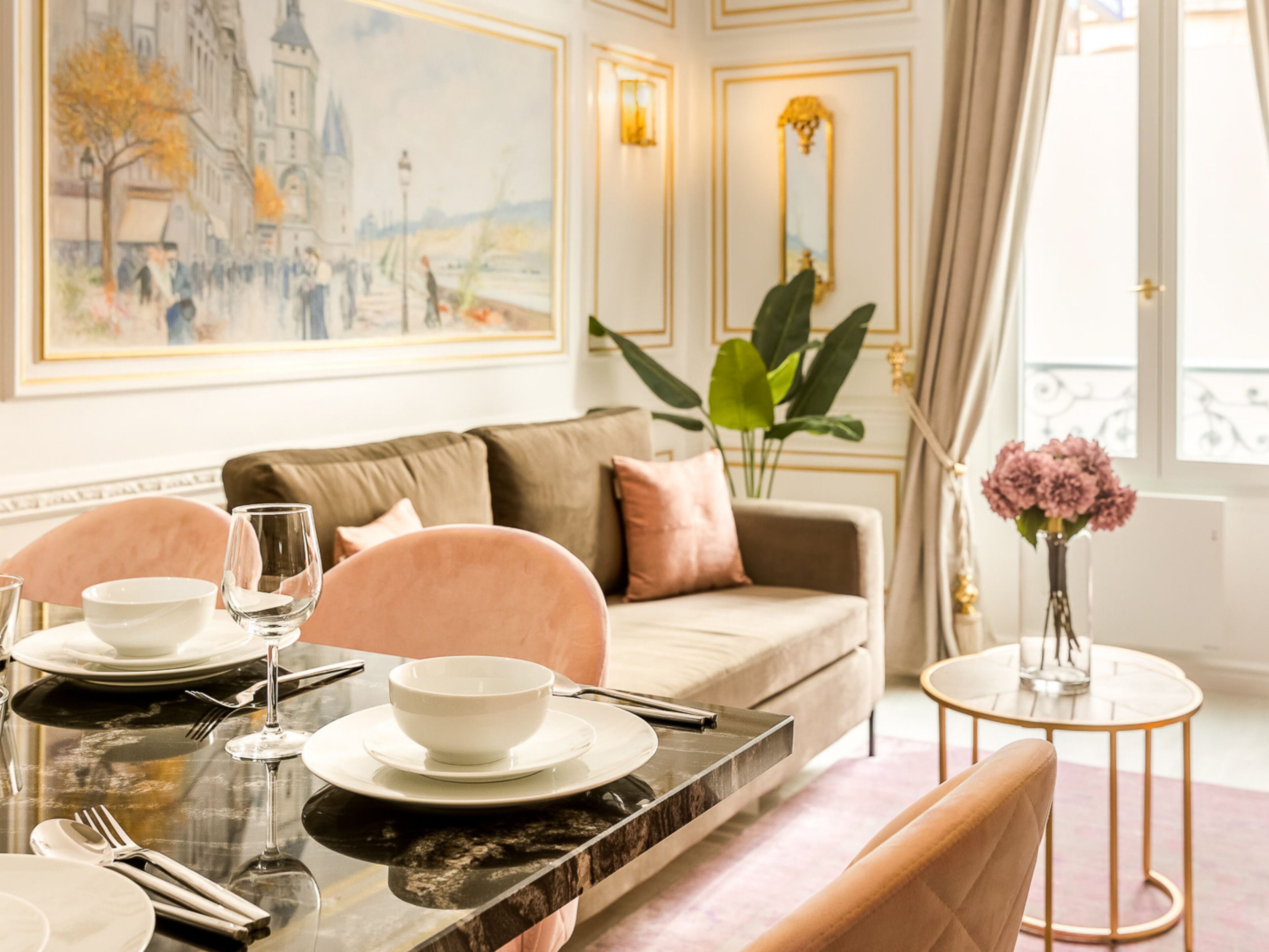 公寓, 城市景观 | 起居区 | 43-英寸智能电视（配备有线频道）、Netflix、流媒体服务