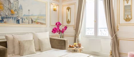 Appartement, vue ville | Coin séjour | TV connectée, Netflix, services de streaming, espaces bureaux