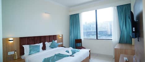 Deluxe Room, City View | City view