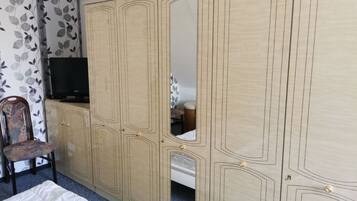 2 Schlafzimmer, Reisekinderbett, kostenloses WLAN, Bettwäsche