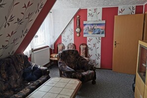 Télévision, livres, chaîne hi-fi