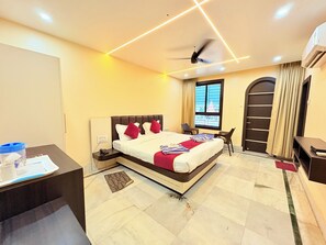 Premium Double Room, City View | Free WiFi, bed sheets