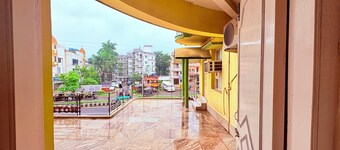 Binapani Hotel & Restaurant Tarapith