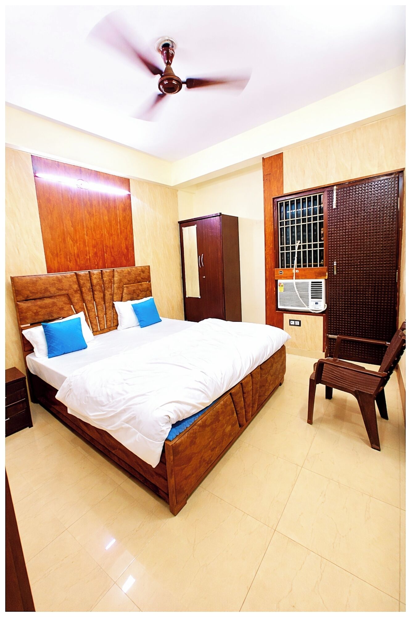 Habitación doble Deluxe | Ropa de cama hipoalergénica, escritorio, insonorización y wifi gratis 