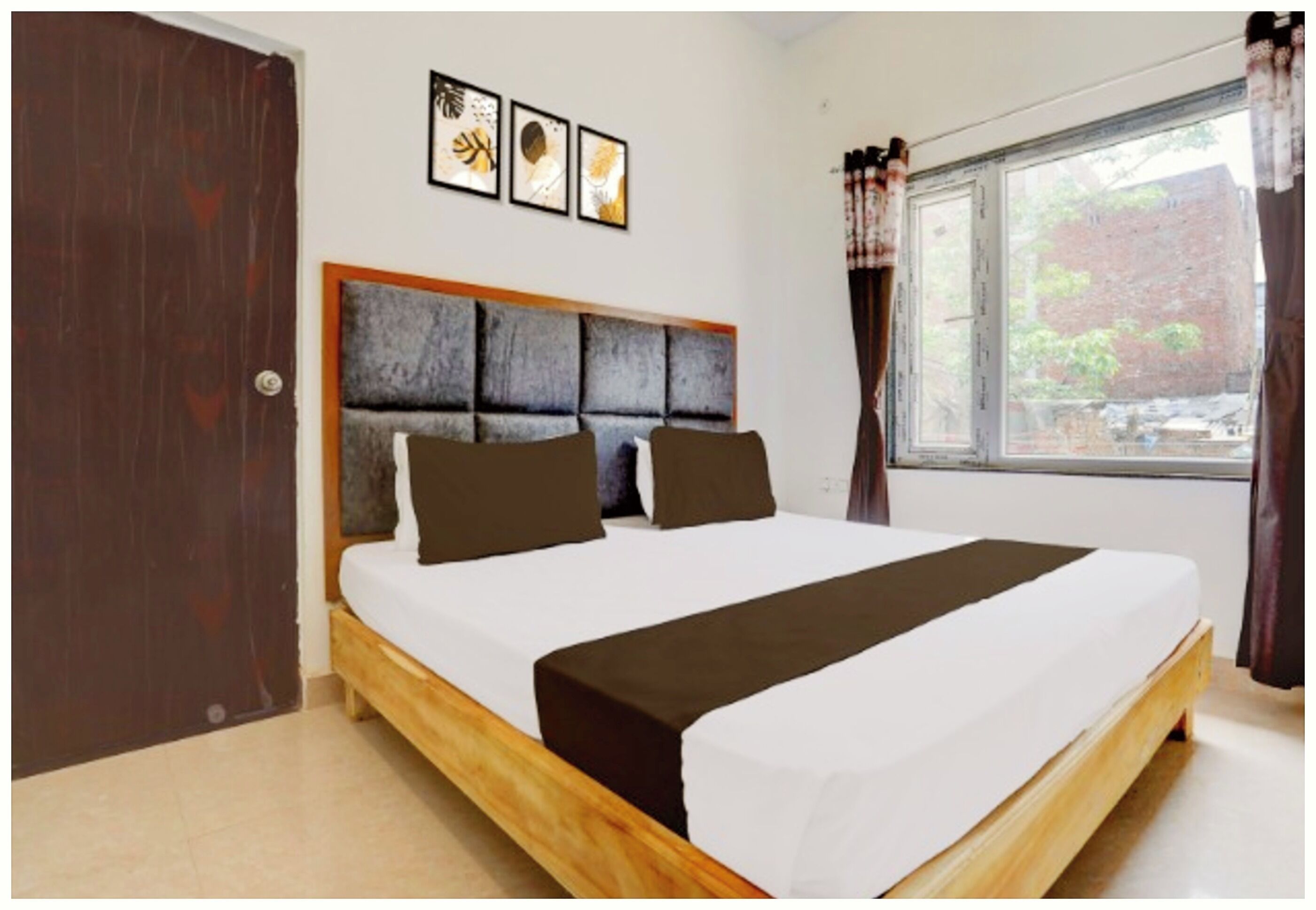 Phòng đôi Deluxe | Bộ đồ giường kháng dị ứng, bàn, phòng cách âm 