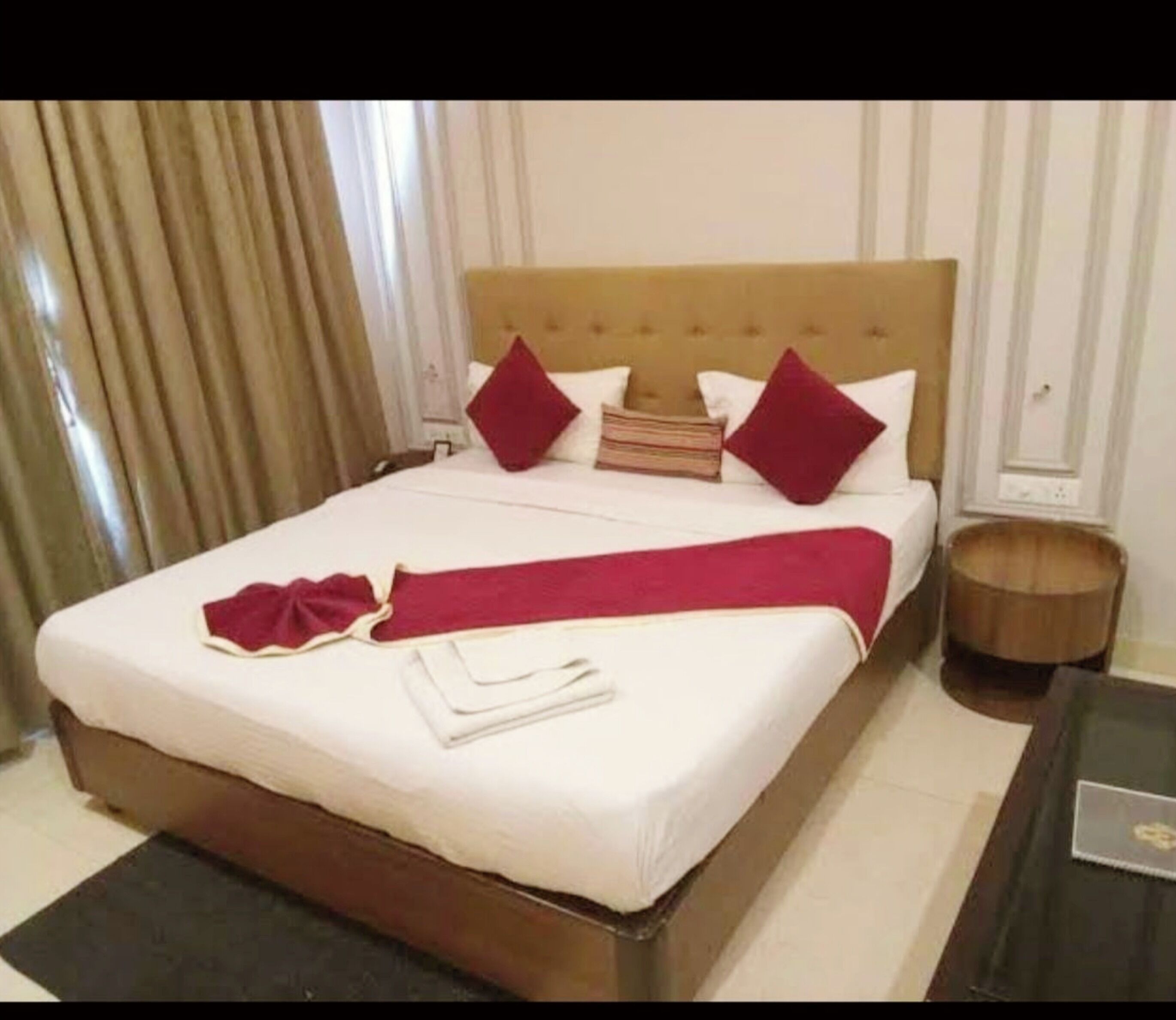 Kahden hengen deluxe-huone | Allergiatestatut vuodevaatteet, työpöytä, äänieristys, ilmainen Wi-Fi