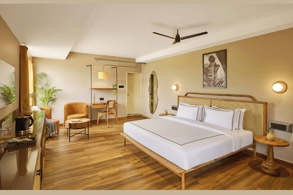 Family Double Room | Hypo-allergenic bedding, desk, soundproofing, free WiFi