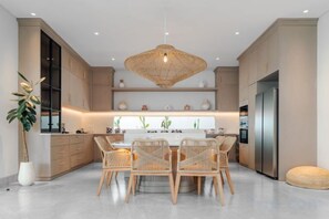 Dining - 5 Bedrooms Luxury Villa Casa Contenta Canggu (Bali)