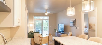 Downtown Egg Harbor Luxury Condo - 2 King Suites