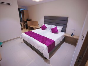 Deluxe Double or Twin Room | Free WiFi - K HOTELS (Bengaluru)