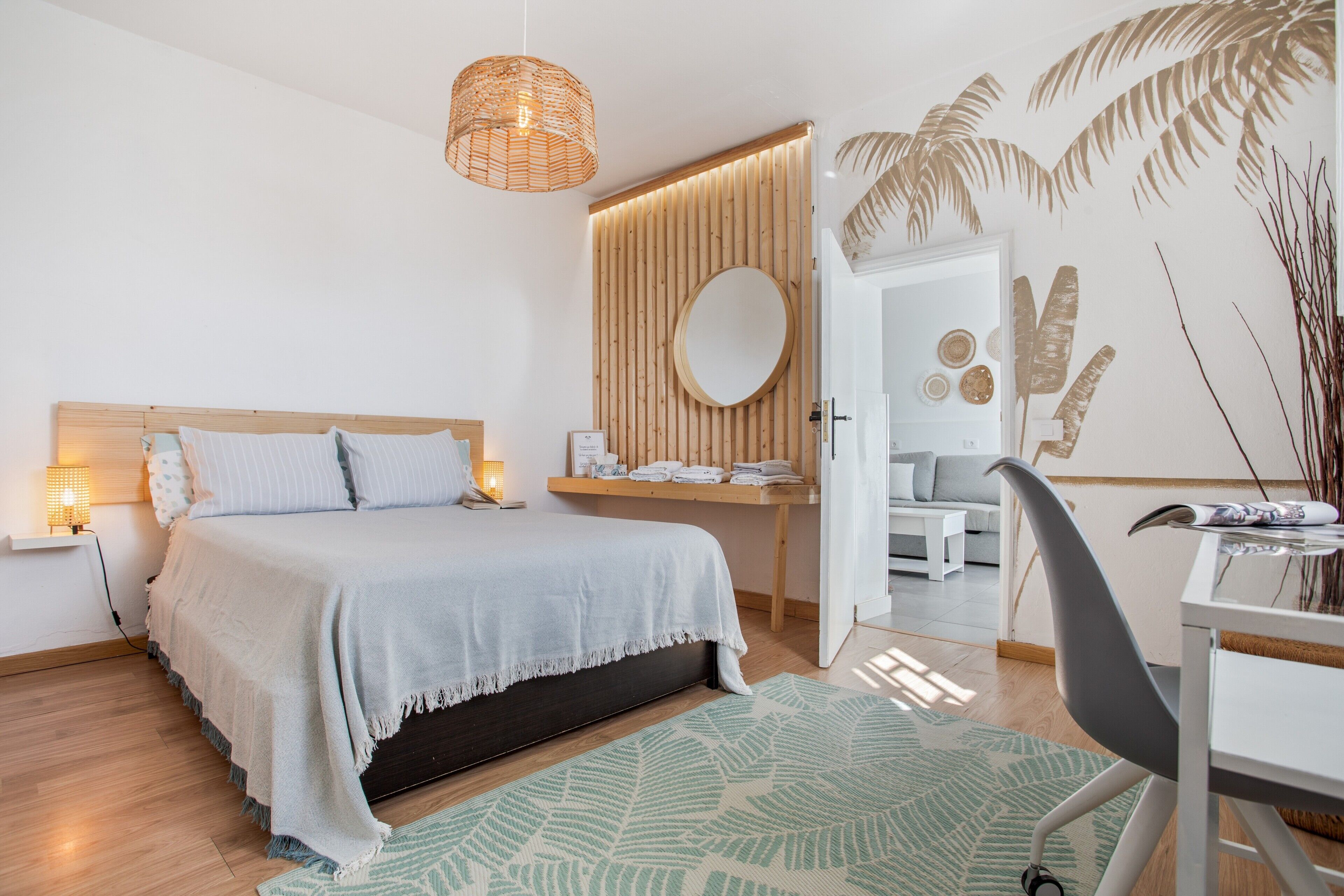 2 habitaciones, tabla de planchar con plancha, wifi y ropa de cama 