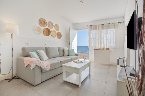 Vacation Apartment 'La Casita De La Playa' with Sea View, Wi-Fi & Air Conditioning