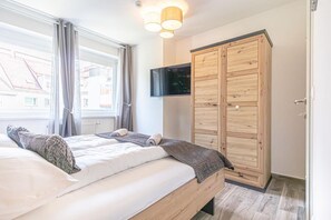 1 habitación, tabla de planchar con plancha, wifi y ropa de cama 