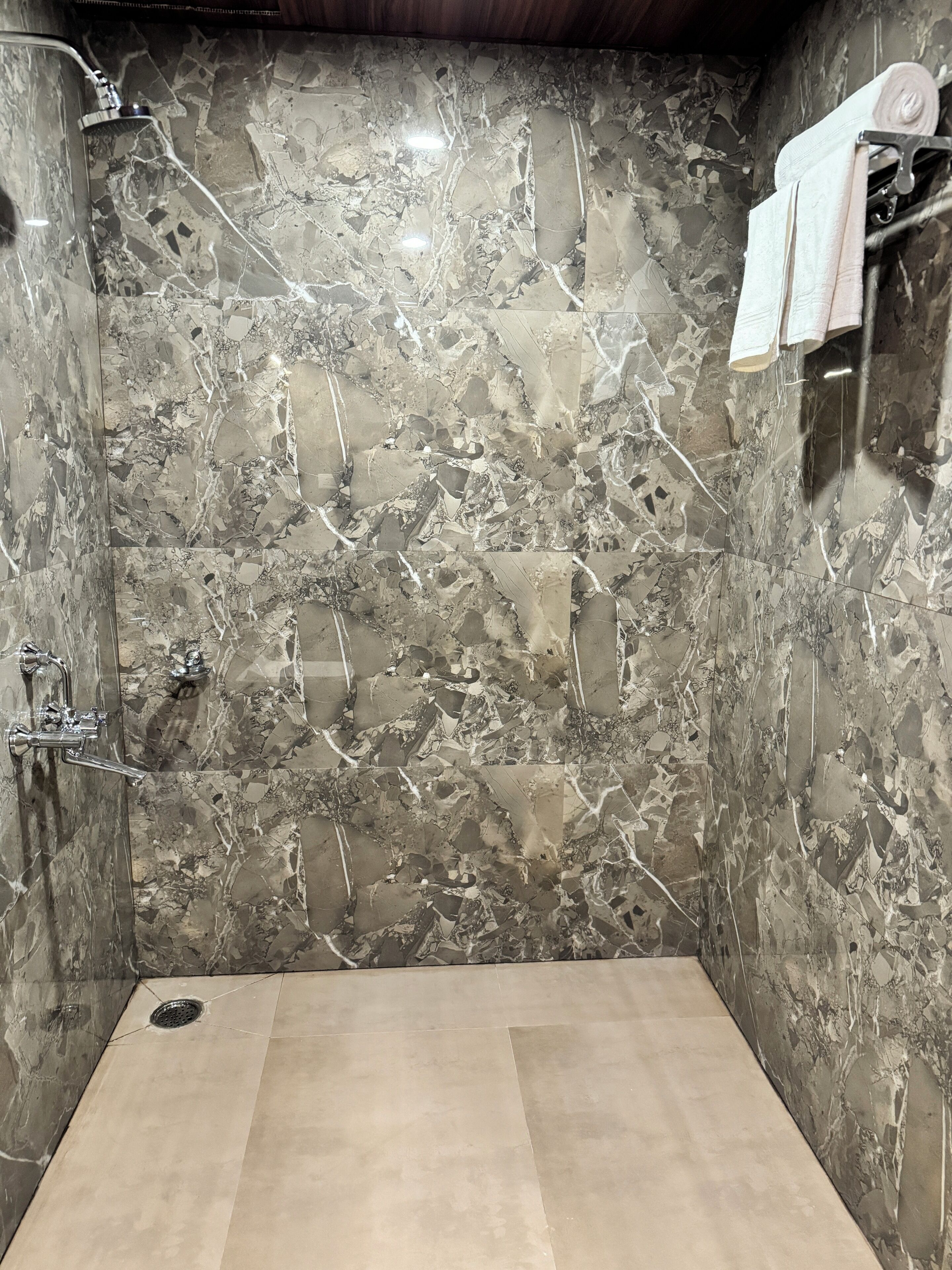 Towels, soap, shampoo, toilet paper