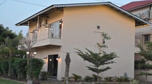Front of property - Nicolas Farm & Resort (Parsivni)