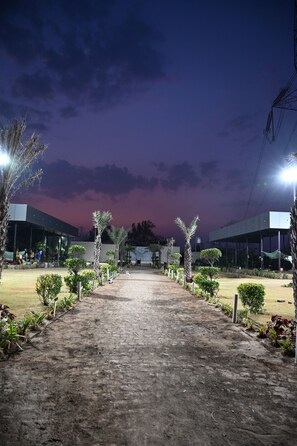 Outdoor wedding area - Nicolas Farm & Resort (Parsivni)