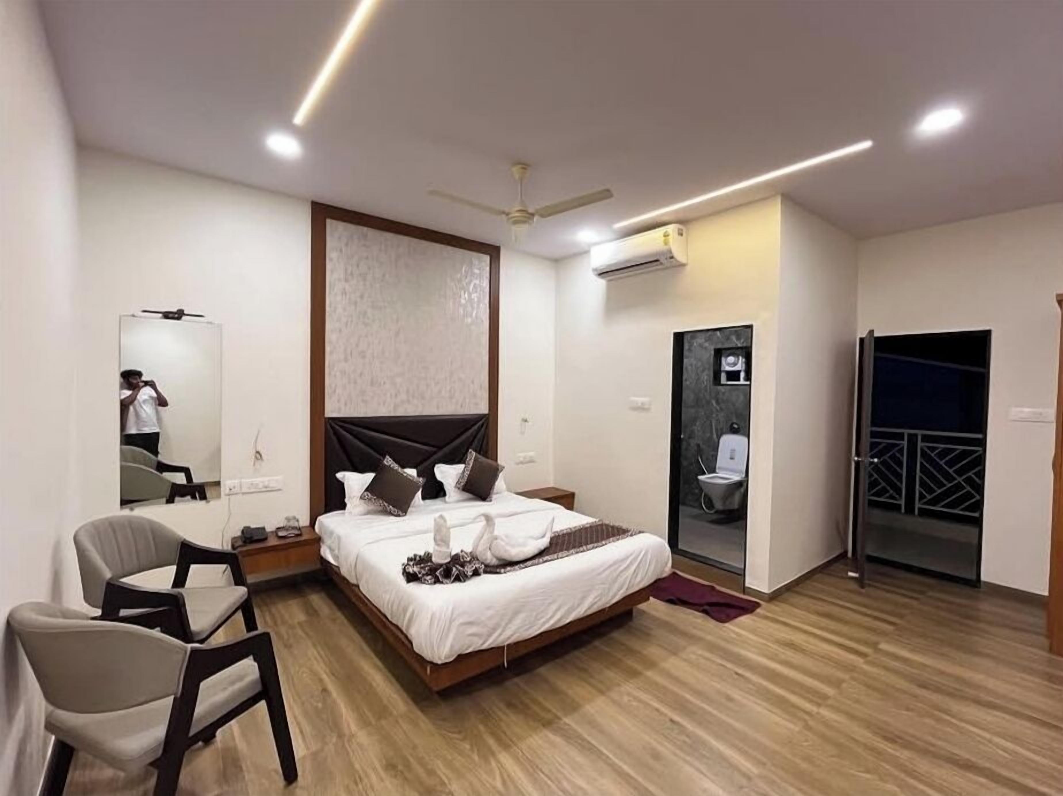 Deluxe Double Room | Free WiFi