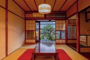 Free WiFi - Nijo Ohan (Kyoto)
